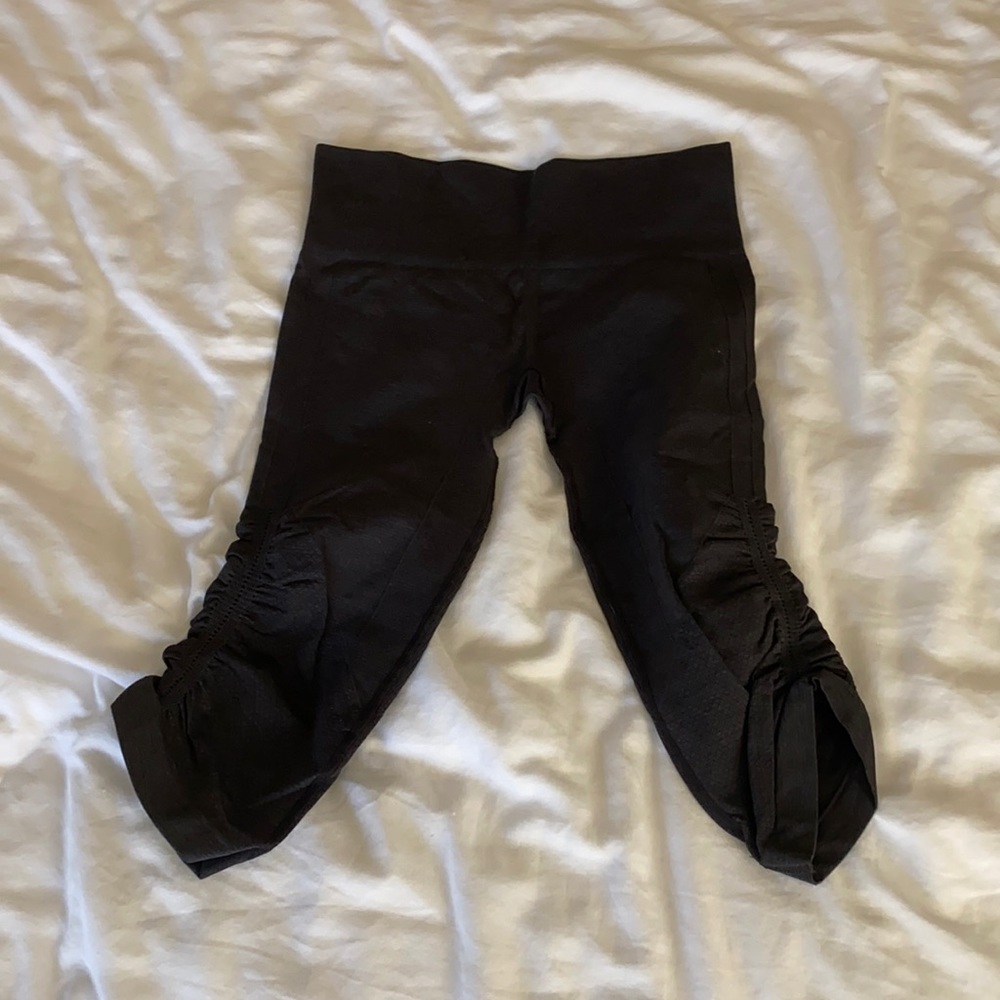 Discontinued lululemon capris